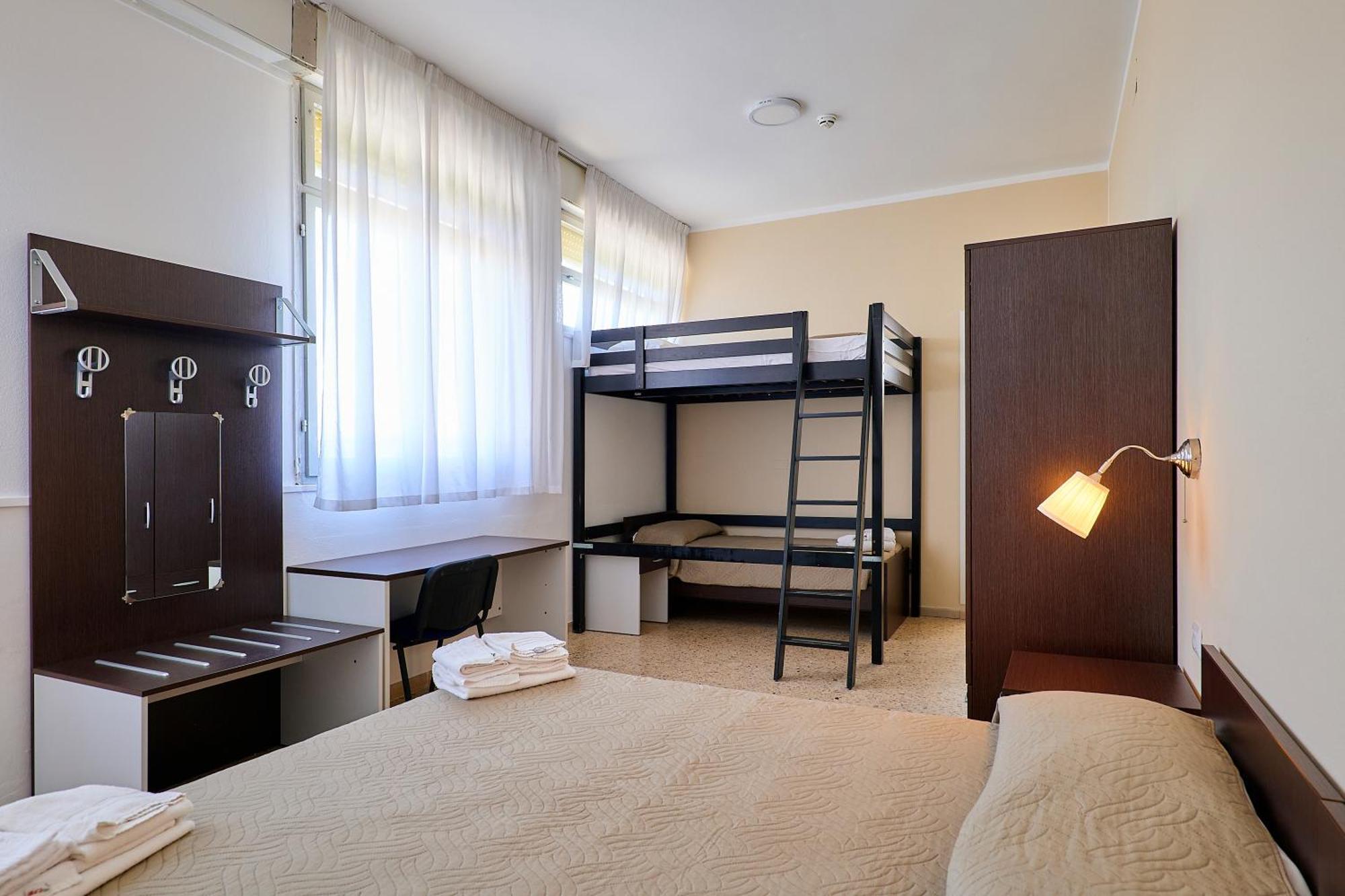 Solee, Family Holidays & Hostelling Hotel